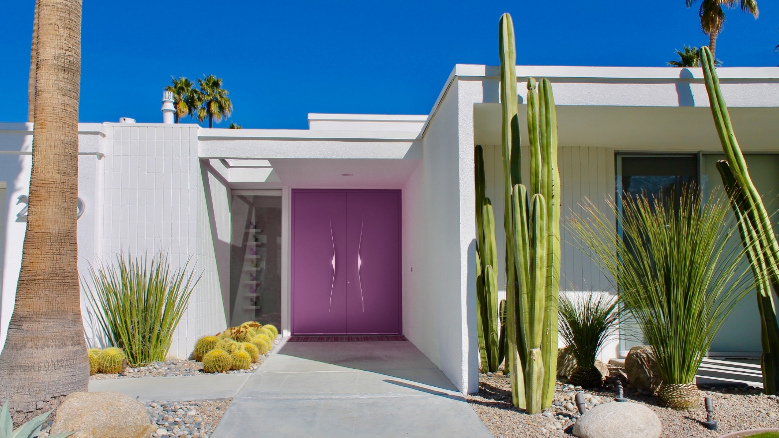 Light purple colour of doors