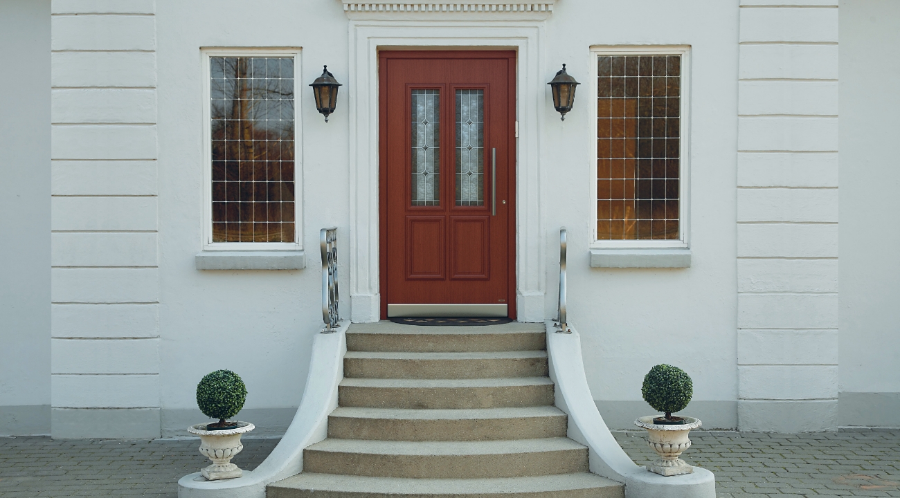 Glass elements in cottage doors